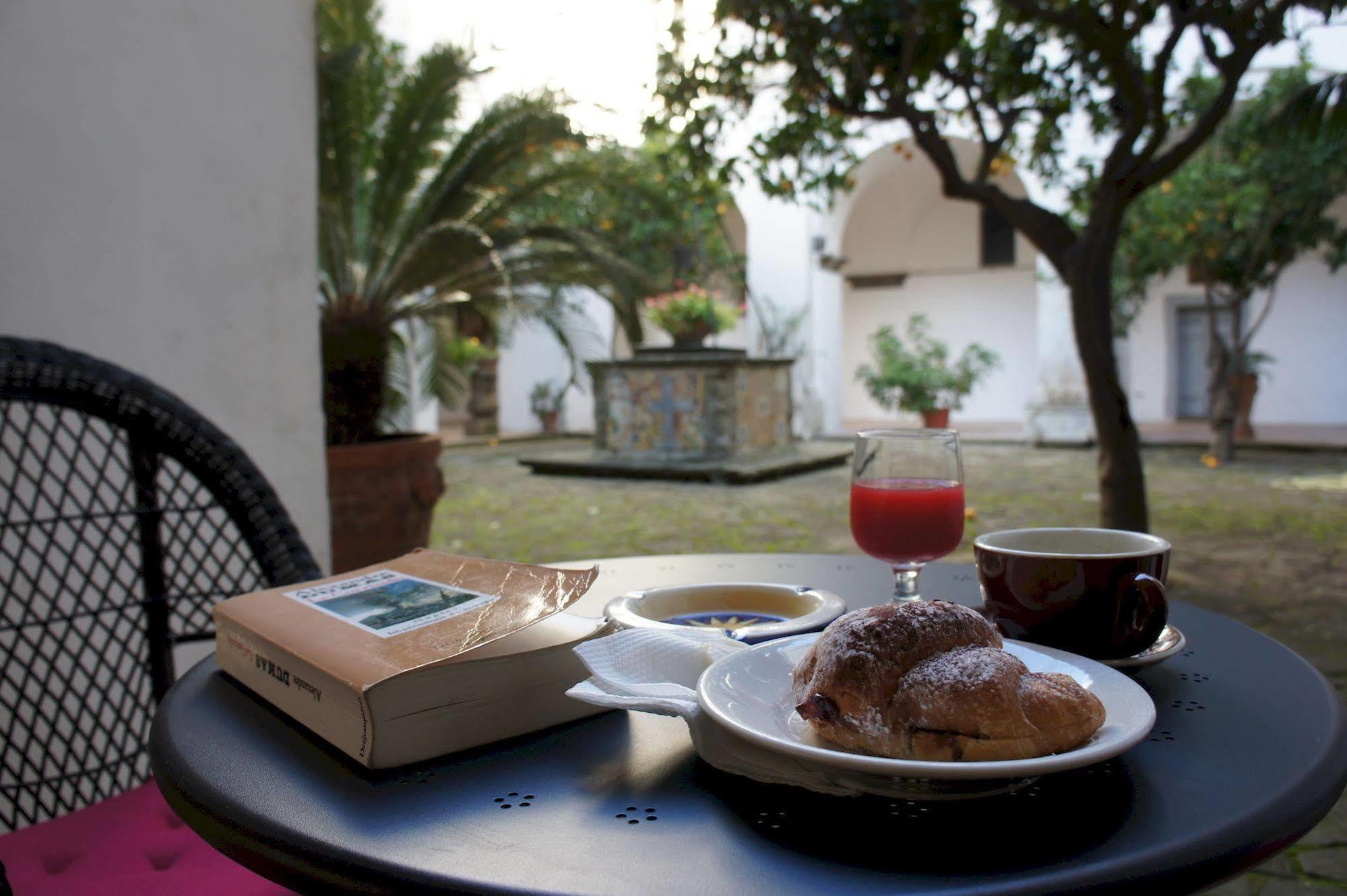 San Francesco Relais Bed & Breakfast มัสซาลูเบรนเซ ภายนอก รูปภาพ